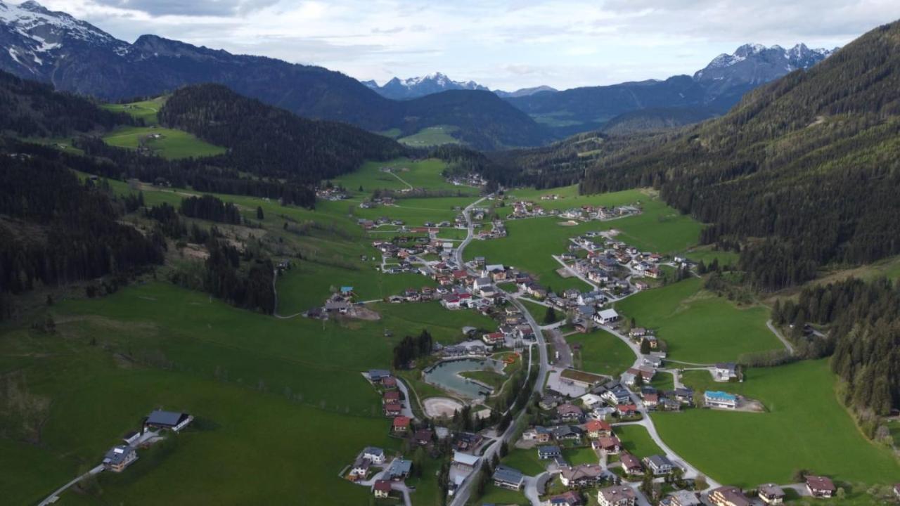 Large Cozy Apartment Grubweg 130 Qm Sankt Martin am Tennengebirge Eksteriør bilde